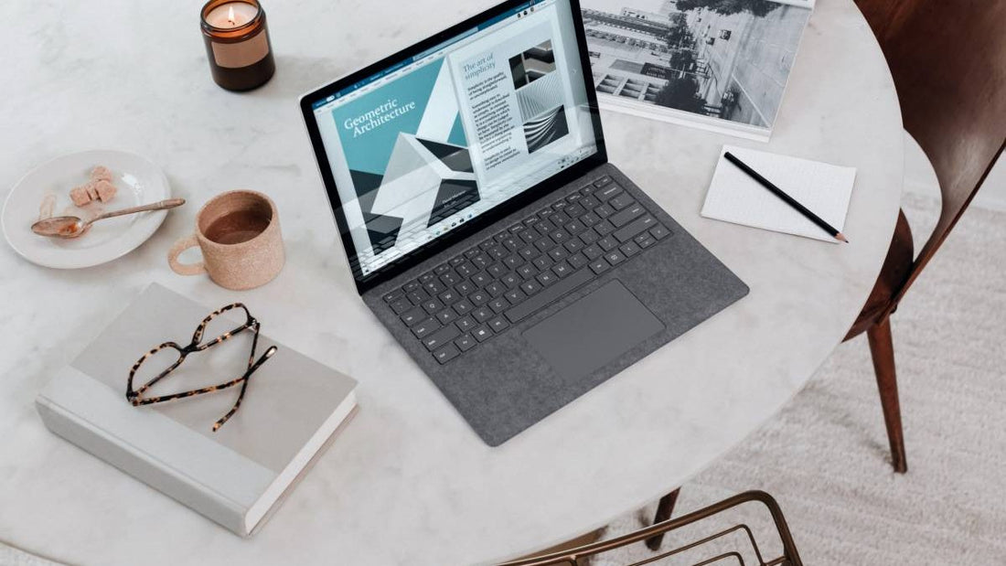 Comparing the Differences Between Buying Laptop Batteries in Physical Stores and Online Shops